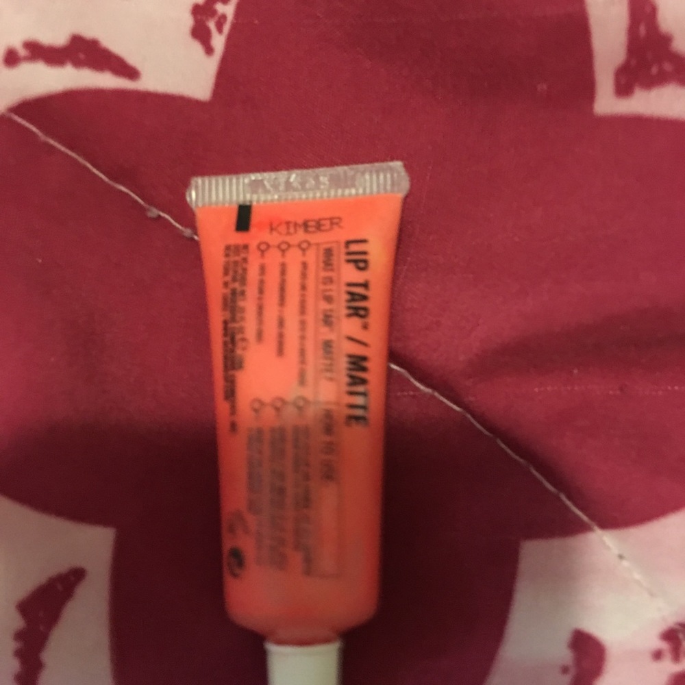 Lip Tar - Picture 2 of 2